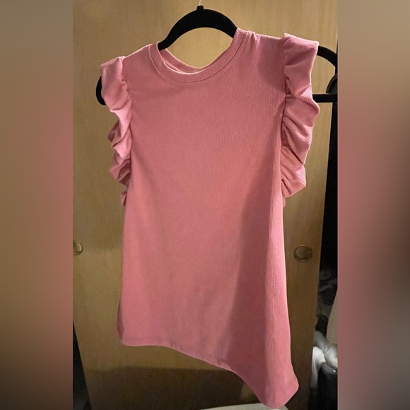 Pink ruffle tank top - Picture 2 of 5